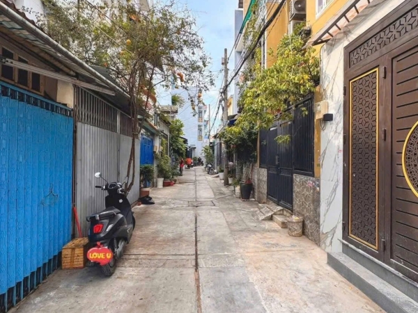 Bán nhà mới đẹp đường Trương Phước Phan, P. Bình Trị Đông, Q. Bình Tân