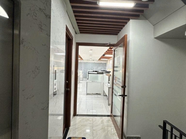 BÁN TOÀ NHÀ TRỤ SỞ CÔNG TY ĐƯỜNG NGUYỄN VĂN TRỖI TÂN BÌNH