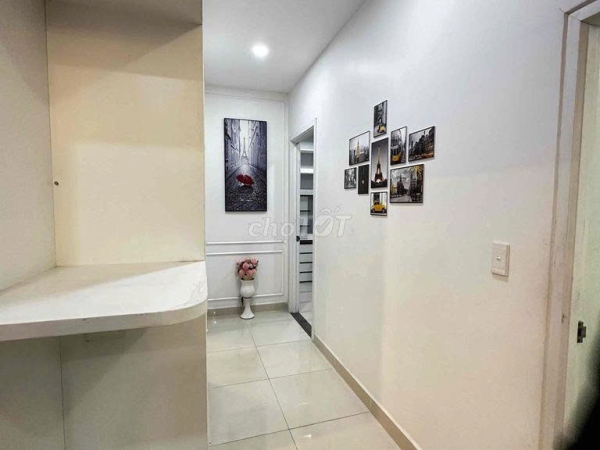 Chỉ 1 căn góc 2pn2wc bán gấp tặng full nội thất