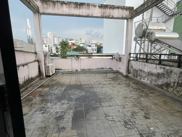 Full nội thất rộng 40m2 + Ban Công Riêng