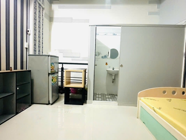 Nội thất đầy đủ rộng 20m2 + đổi diện cổng ĐH Văn Lang CS3